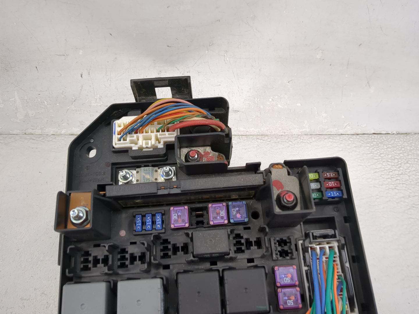 2011-2013 Kia Sorento Fusebox Fuse Box Panel Relay Module P/N:1104280147 Fits Fits 2011 2012 2013 OEM Used Auto Parts - Oemu