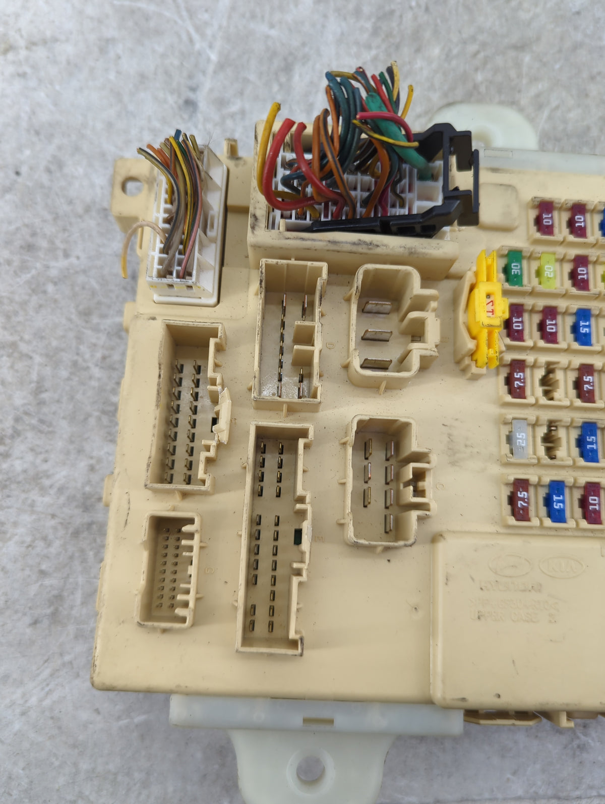 2012 Kia Sorento Fusebox Fuse Box Panel Relay Module P/N:954001U022XM XM022CBM1015 Fits OEM Used Auto Parts - Oemusedautopar