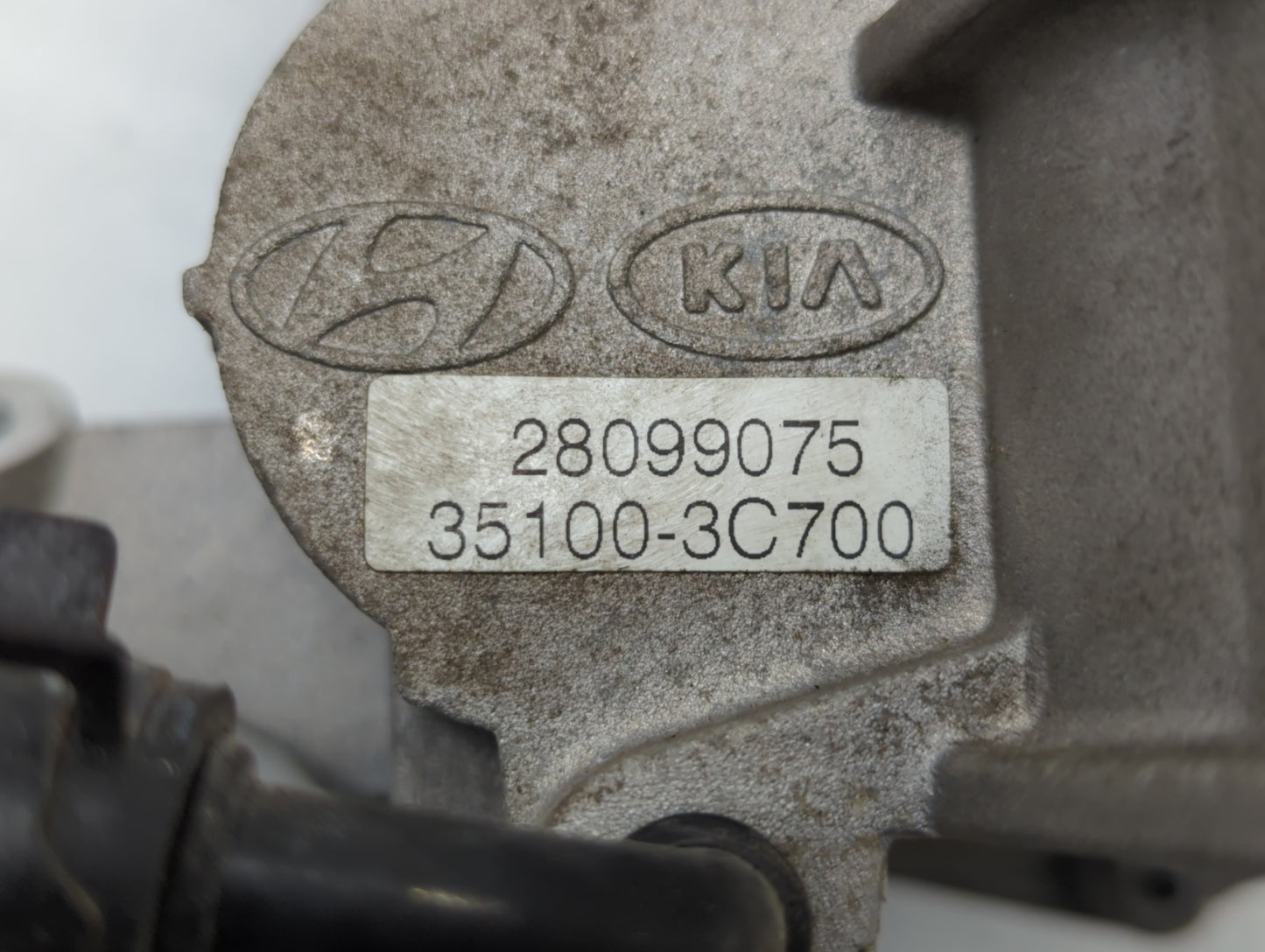 2011-2013 Kia Sorento Throttle Body P/N:28099075 35100-3C700 Fits Fits 2010 2011 2012 2013 2014 OEM Used Auto Parts - Oemuse
