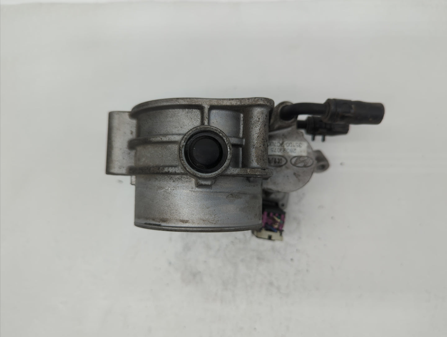 2011-2013 Kia Sorento Throttle Body P/N:28099075 35100-3C700 Fits Fits 2010 2011 2012 2013 2014 OEM Used Auto Parts - Oemuse