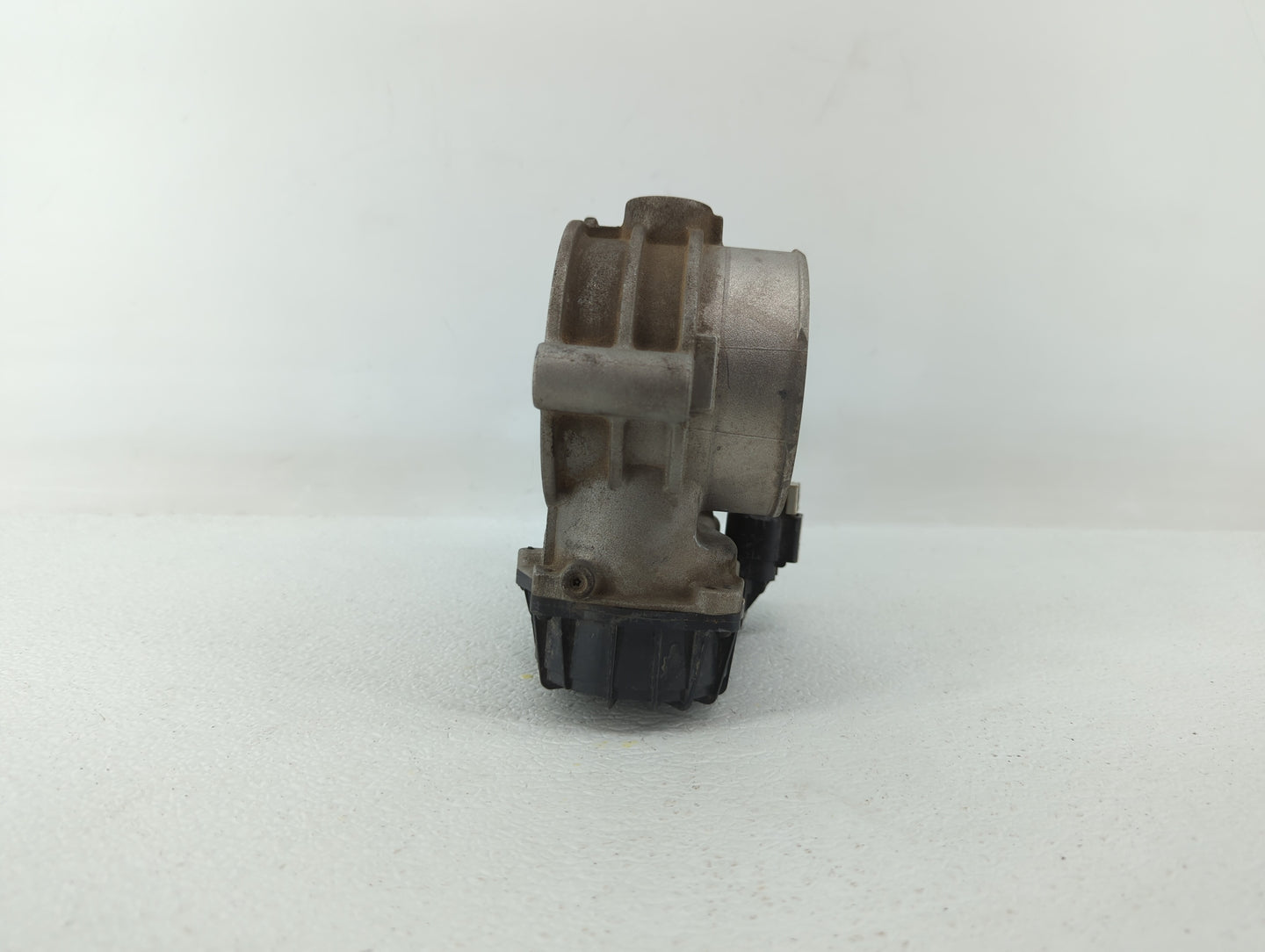 2011-2013 Kia Sorento Throttle Body P/N:28099075 35100-3C700 Fits Fits 2010 2011 2012 2013 2014 OEM Used Auto Parts - Oemuse