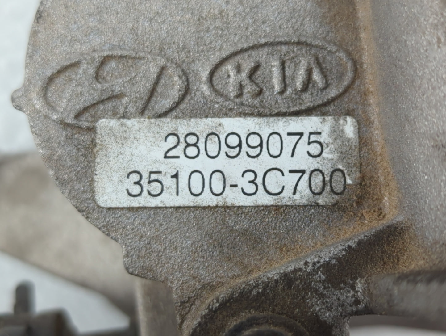2011-2013 Kia Sorento Throttle Body P/N:28099075 35100-3C700 Fits Fits 2010 2011 2012 2013 2014 OEM Used Auto Parts - Oemuse