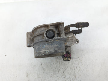 2011-2013 Kia Sorento Throttle Body P/N:35100-3C700 Fits Fits 2010 2011 2012 2013 2014 OEM Used Auto Parts