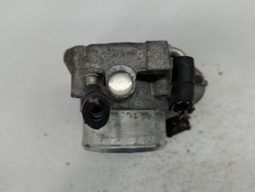 2012-2015 Kia Sorento Throttle Body P/N:35100-2G700 Fits Fits 2011 2012 2013 2014 2015 2016 OEM Used Auto Parts