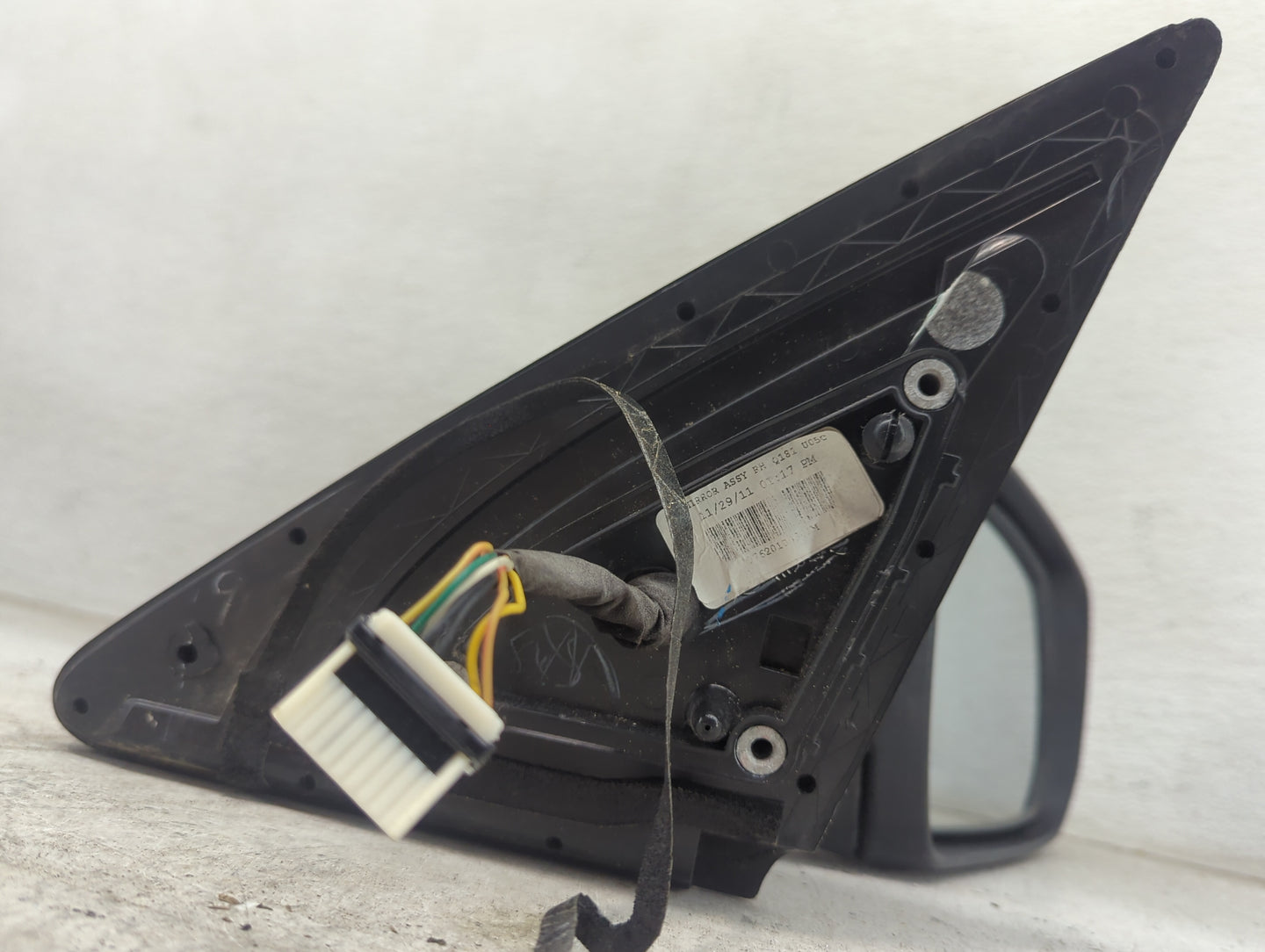 2011-2015 Kia Sorento Passenger Side View Mirror - Right Door Mirror OEM Used - Oemusedautoparts1.com
