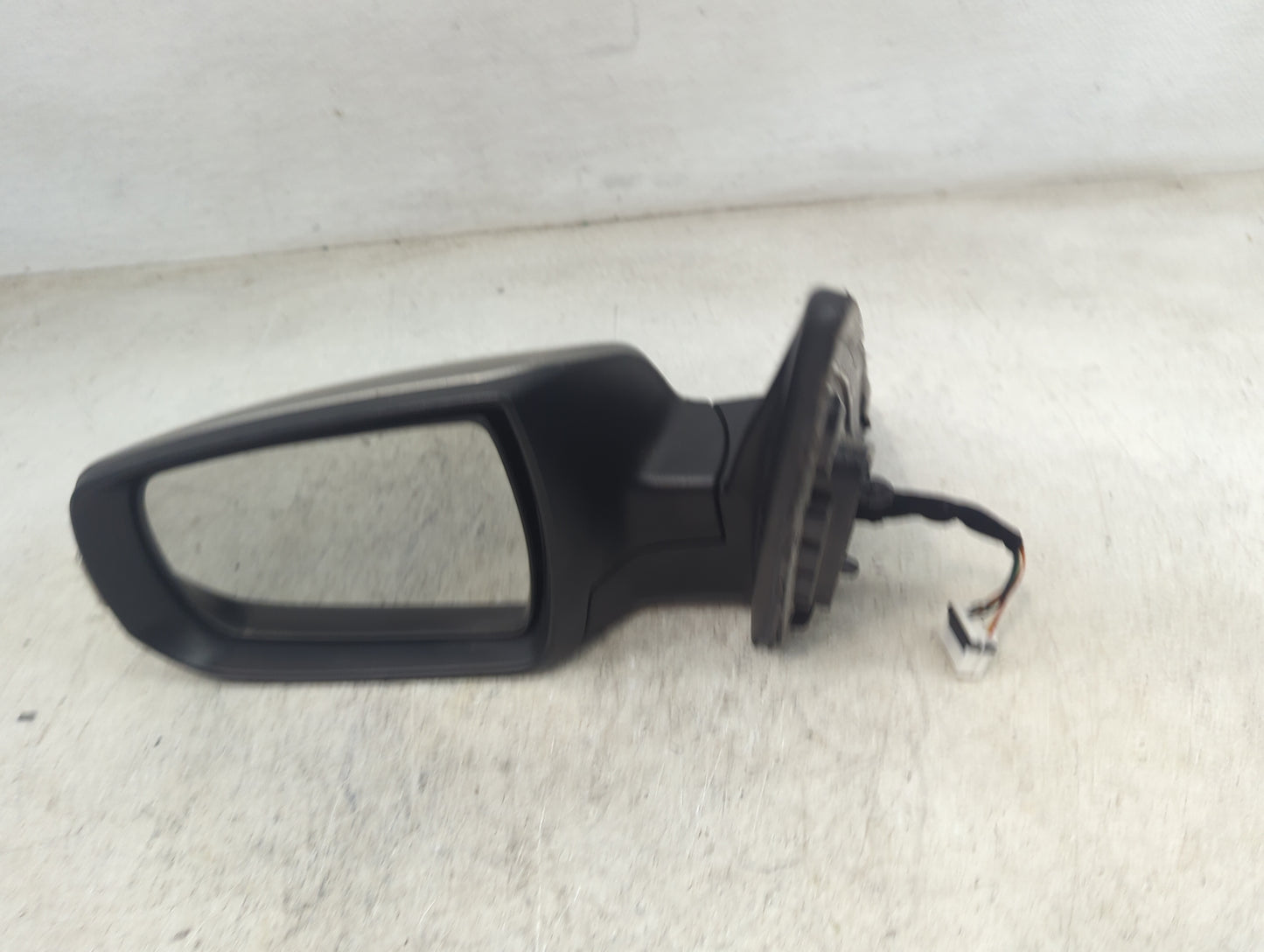 2011-2015 Kia Sorento Driver Side View Mirror - Left Door Mirror OEM Used - Oemusedautoparts1.com