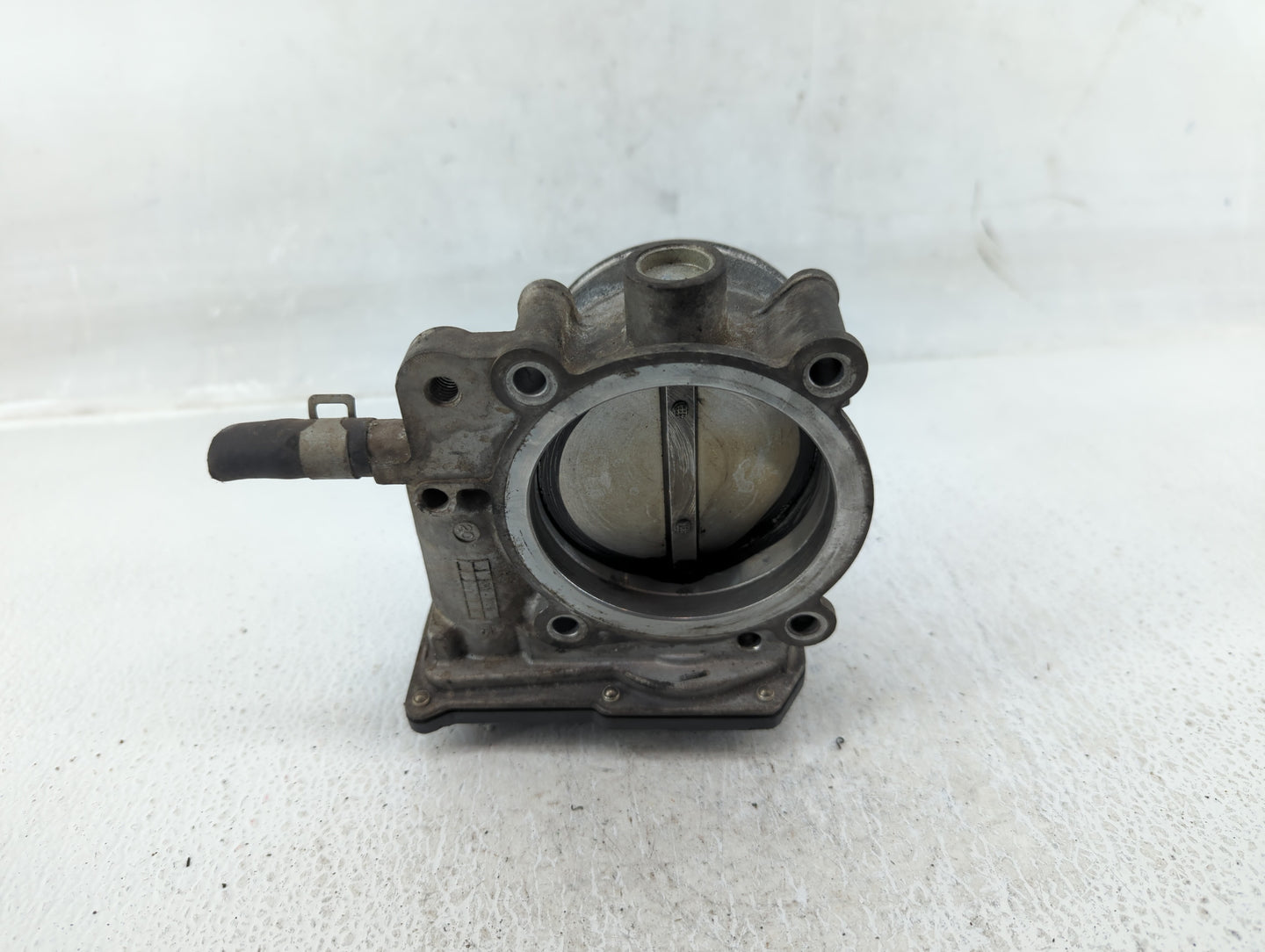 2014-2018 Kia Sorento Throttle Body P/N:35100-3CAA0 Fits Fits 2012 2013 2014 2015 2016 2017 2018 OEM Used Auto Parts - Oemus