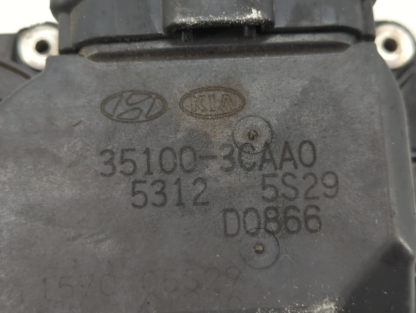 2014-2018 Kia Sorento Throttle Body P/N:35100-3CAA0 Fits Fits 2012 2013 2014 2015 2016 2017 2018 OEM Used Auto Parts - Oemus