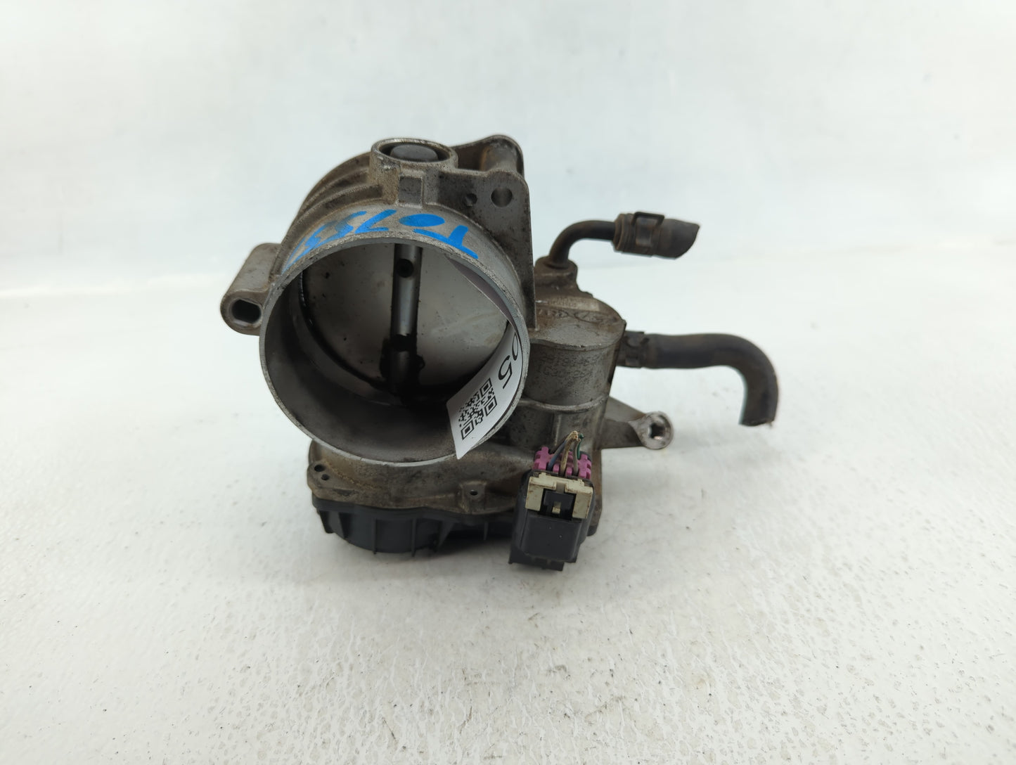 2011-2013 Kia Sorento Throttle Body P/N:35100-3C700 28099075 Fits Fits 2010 2011 2012 2013 2014 OEM Used Auto Parts - Oemuse