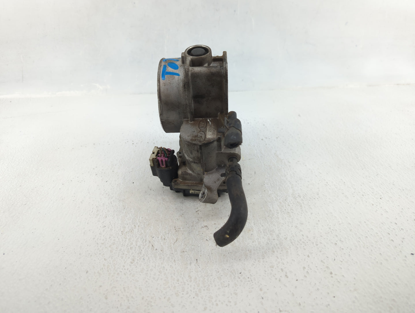 2011-2013 Kia Sorento Throttle Body P/N:35100-3C700 28099075 Fits Fits 2010 2011 2012 2013 2014 OEM Used Auto Parts - Oemuse
