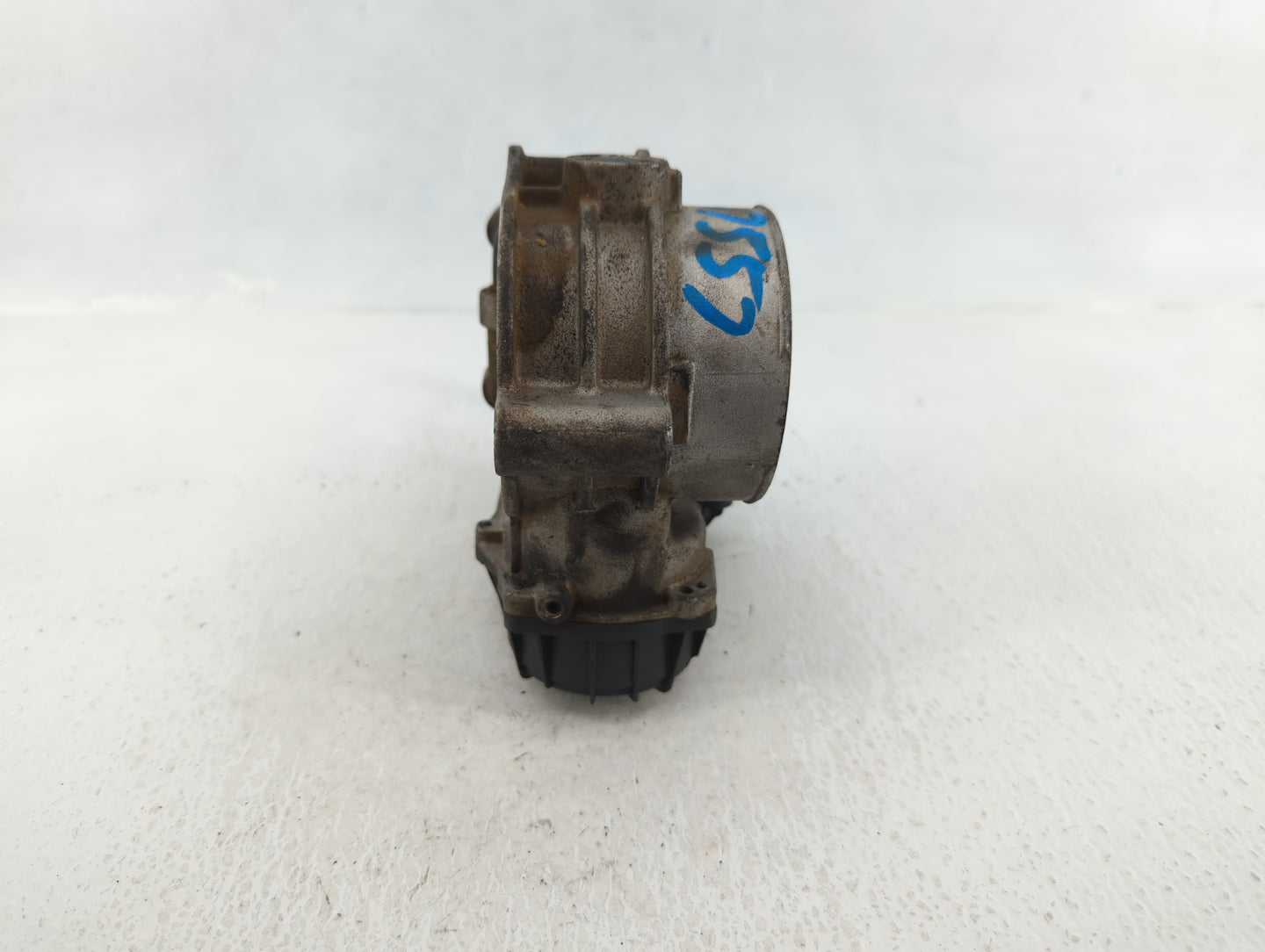 2011-2013 Kia Sorento Throttle Body P/N:35100-3C700 28099075 Fits Fits 2010 2011 2012 2013 2014 OEM Used Auto Parts - Oemuse