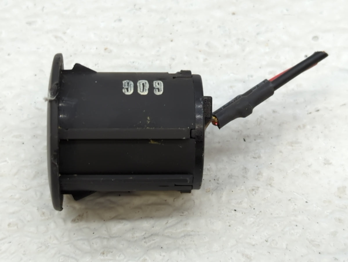 2011-2015 Kia Sorento Driver Left Door Master Power Window Switch 587304 - Oemusedautoparts1.com