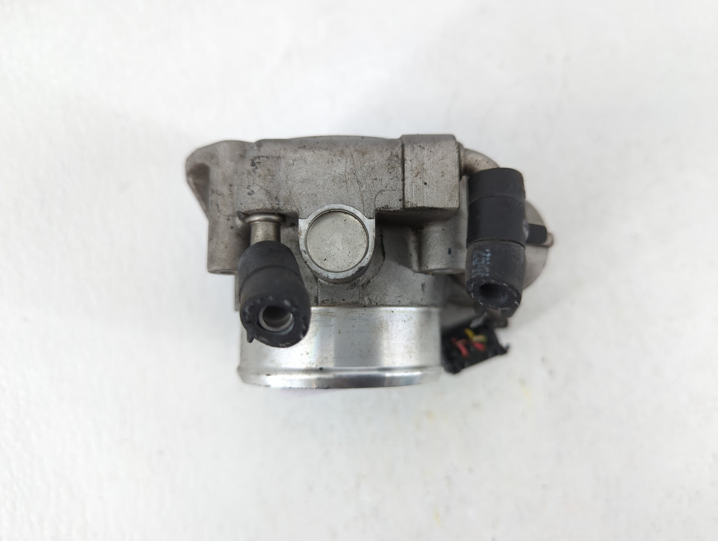 2011-2013 Kia Sorento Throttle Body P/N:35100-25400 Fits Fits 2006 2007 2008 2009 2010 2011 2012 2013 OEM Used Auto Parts - 