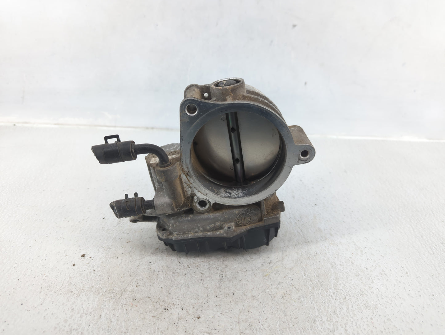 2011-2013 Kia Sorento Throttle Body P/N:35100-3C700 Fits Fits 2010 2011 2012 2013 2014 OEM Used Auto Parts - Oemusedautopart