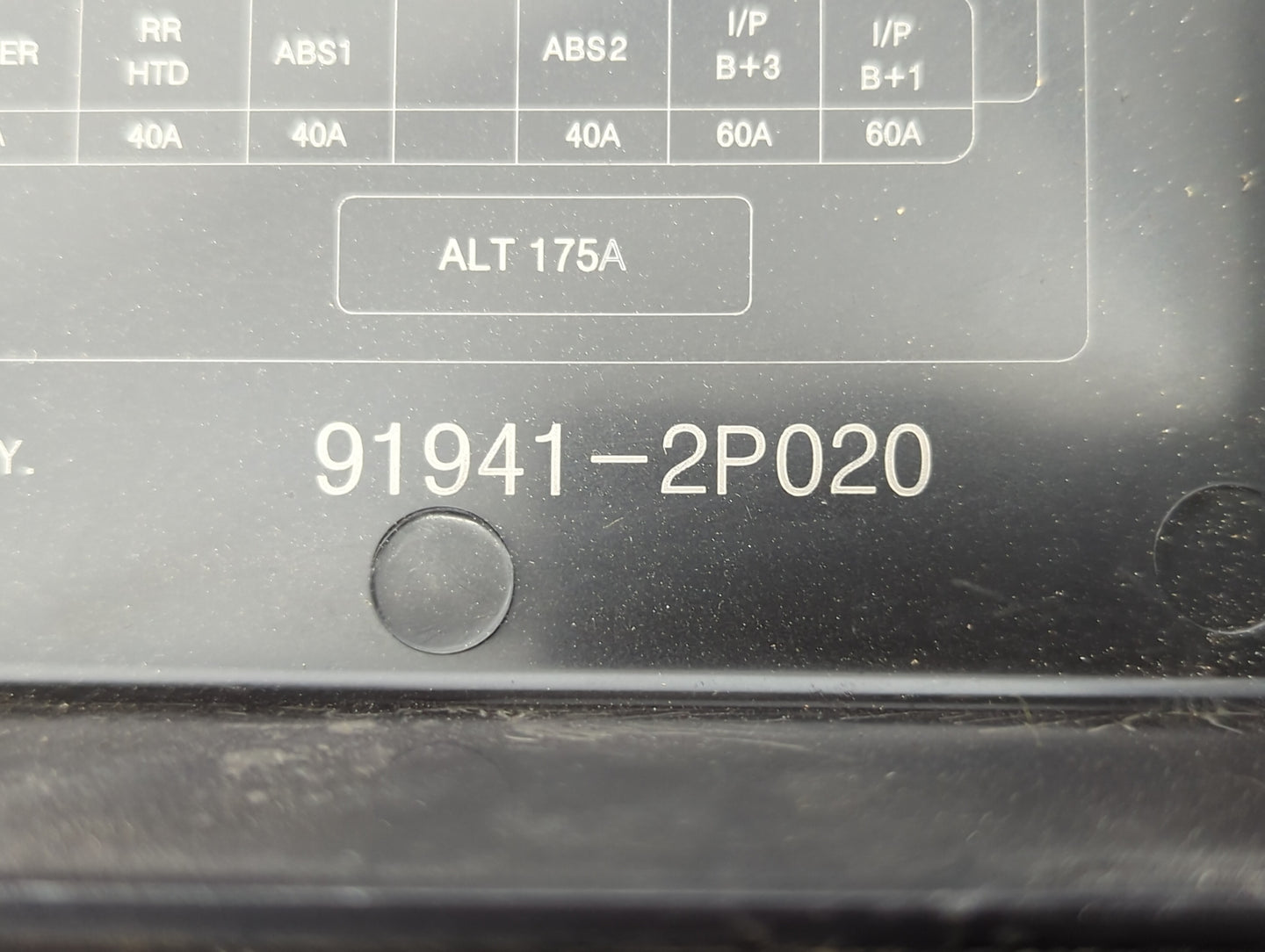 2011-2013 Kia Sorento Fusebox Fuse Box Panel Relay Module P/N:91941-2P020 Fits Fits 2011 2012 2013 OEM Used Auto Parts - Oem