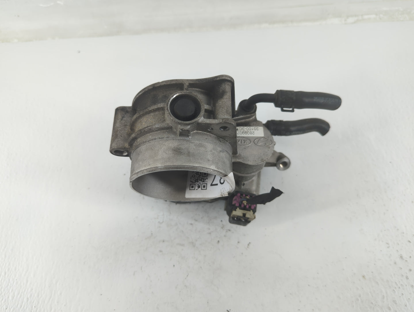 2011-2013 Kia Sorento Throttle Body P/N:35100-3C700 28099075 Fits Fits 2010 2011 2012 2013 2014 OEM Used Auto Parts - Oemuse