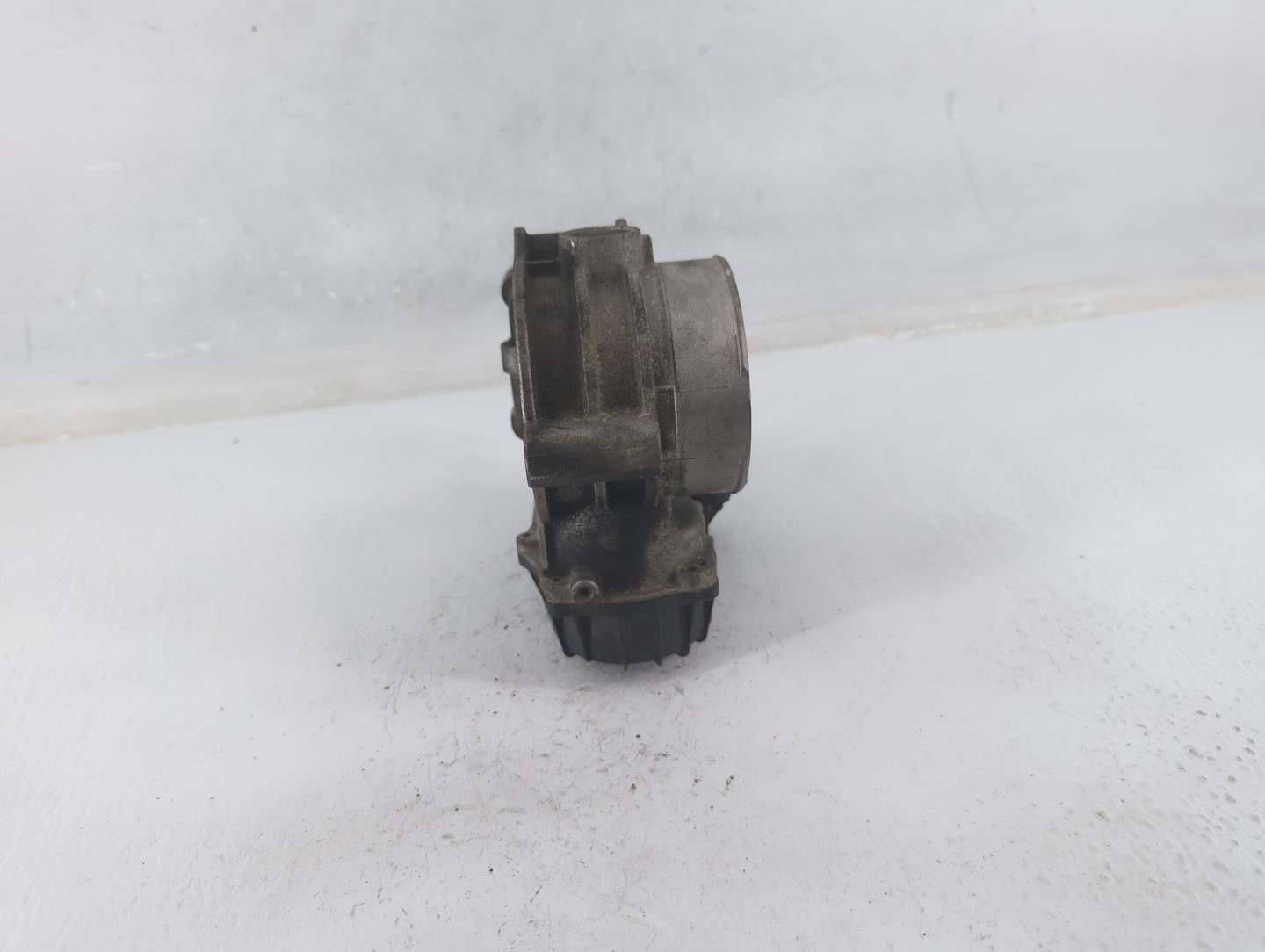 2011-2013 Kia Sorento Throttle Body P/N:35100-3C700 28099075 Fits Fits 2010 2011 2012 2013 2014 OEM Used Auto Parts - Oemuse