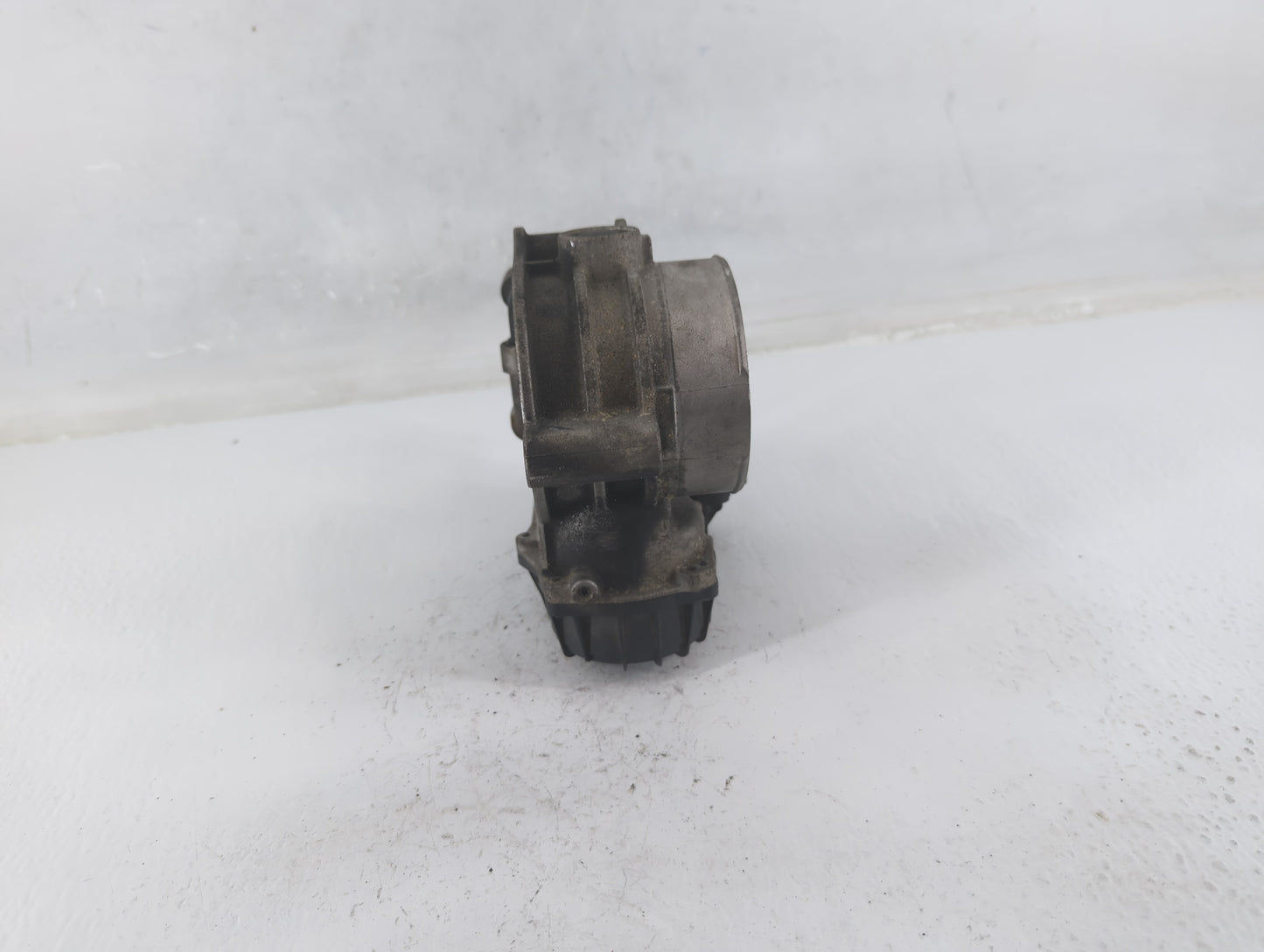 2011-2013 Kia Sorento Throttle Body P/N:35100-3C700 28099075 Fits Fits 2010 2011 2012 2013 2014 OEM Used Auto Parts - Oemuse