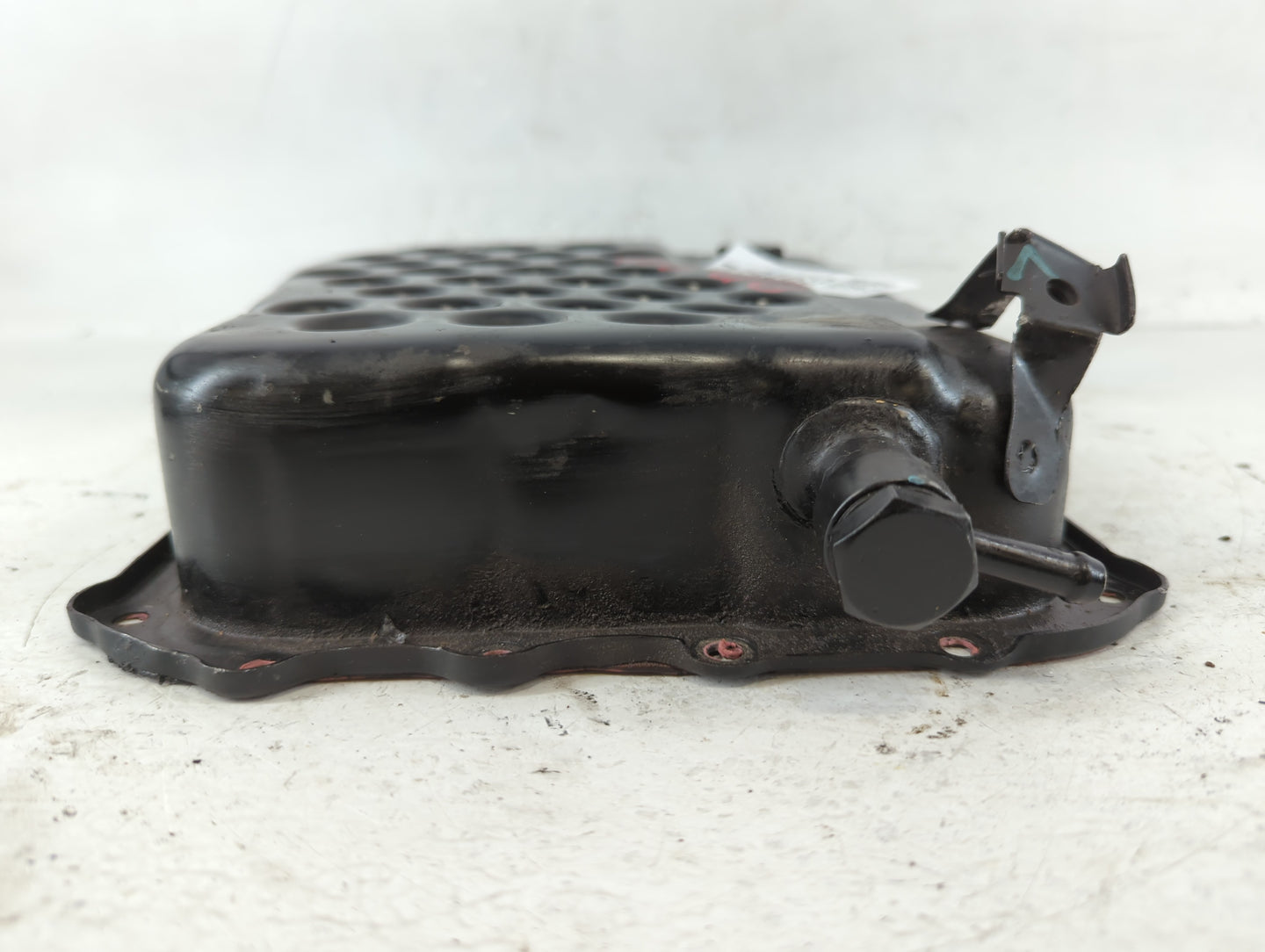 2011-2013 Kia Sorento Engine Oil Pan P/N:110527-447 Fits Fits 2006 2007 2008 2009 2010 2011 2012 2013 2014 OEM Used Auto Par