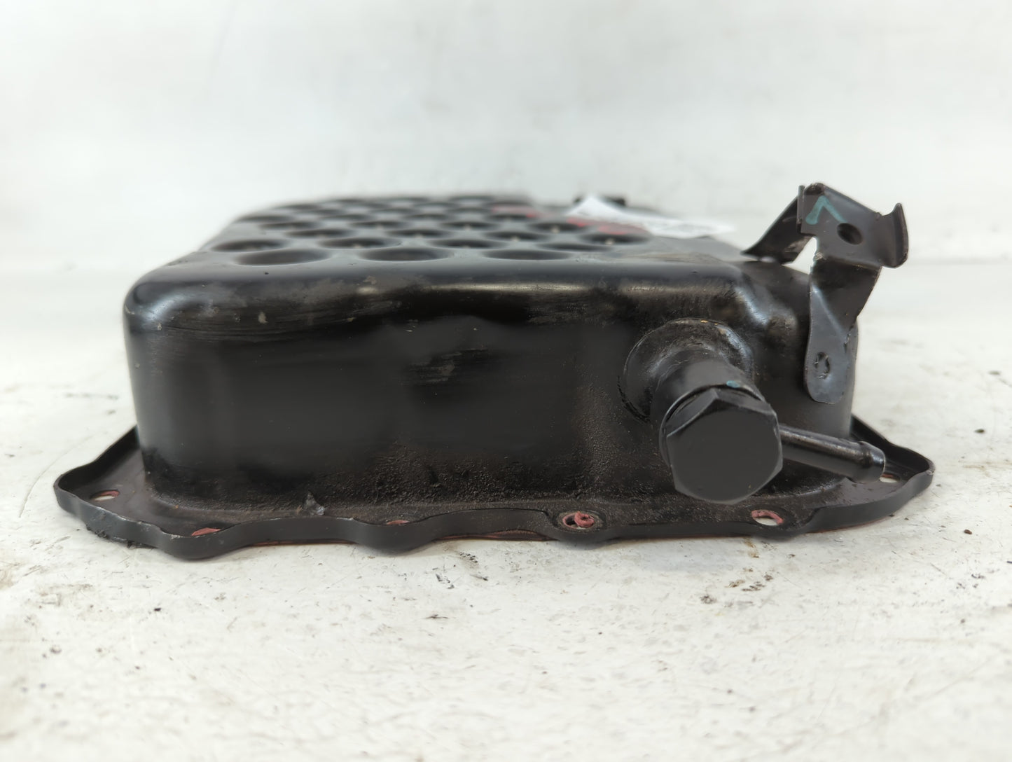 2011-2013 Kia Sorento Engine Oil Pan P/N:110527-447 Fits Fits 2006 2007 2008 2009 2010 2011 2012 2013 2014 OEM Used Auto Par