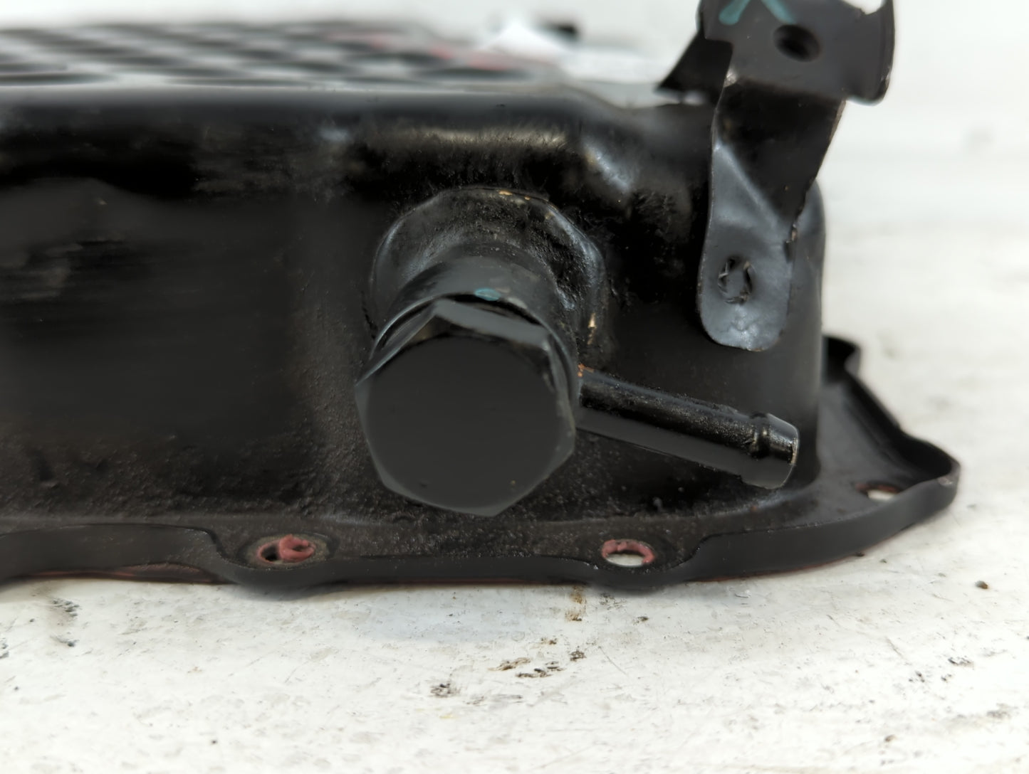 2011-2013 Kia Sorento Engine Oil Pan P/N:110527-447 Fits Fits 2006 2007 2008 2009 2010 2011 2012 2013 2014 OEM Used Auto Par