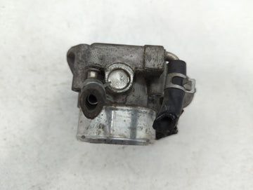 2012-2015 Kia Sorento Throttle Body P/N:35100-2G700 Fits Fits 2011 2012 2013 2014 2015 2016 OEM Used Auto Parts