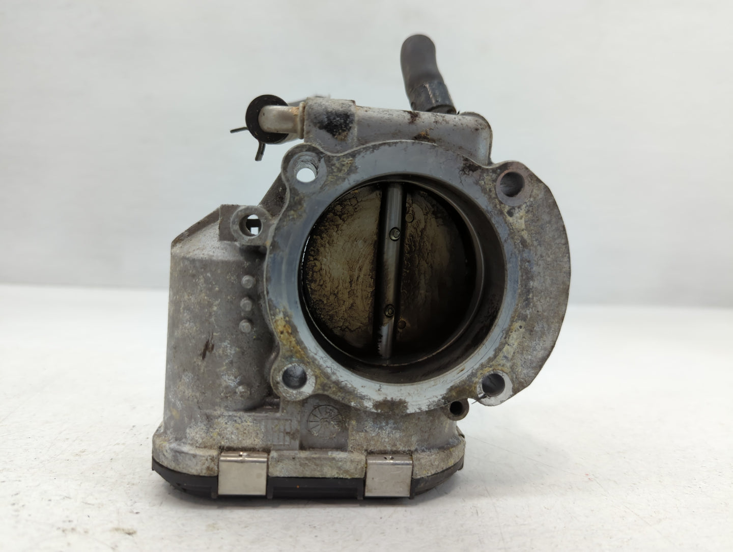 2012-2015 Kia Sorento Throttle Body P/N:35100-2G700 Fits Fits 2011 2012 2013 2014 2015 2016 OEM Used Auto Parts - Oemusedaut
