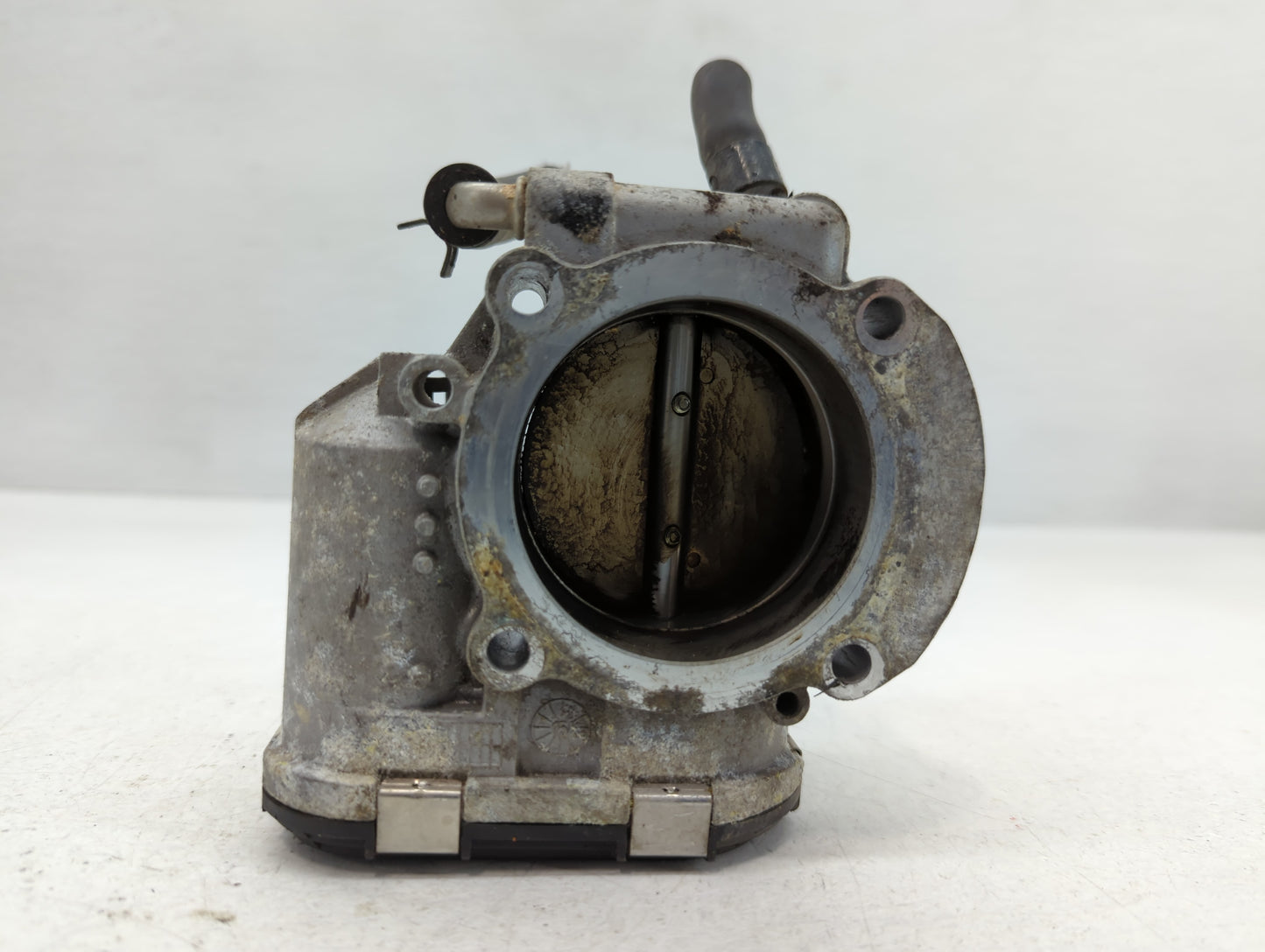 2012-2015 Kia Sorento Throttle Body P/N:35100-2G700 Fits Fits 2011 2012 2013 2014 2015 2016 OEM Used Auto Parts - Oemusedaut