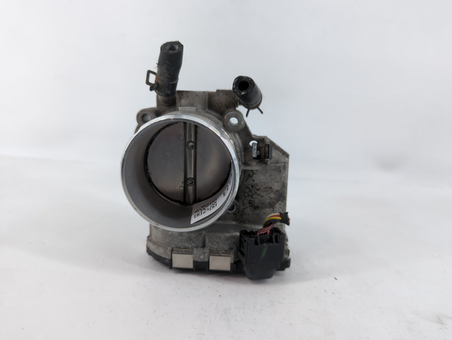 2012-2015 Kia Sorento Throttle Body P/N:35100-2G700 Fits Fits 2011 2012 2013 2014 2015 2016 OEM Used Auto Parts - Oemusedaut