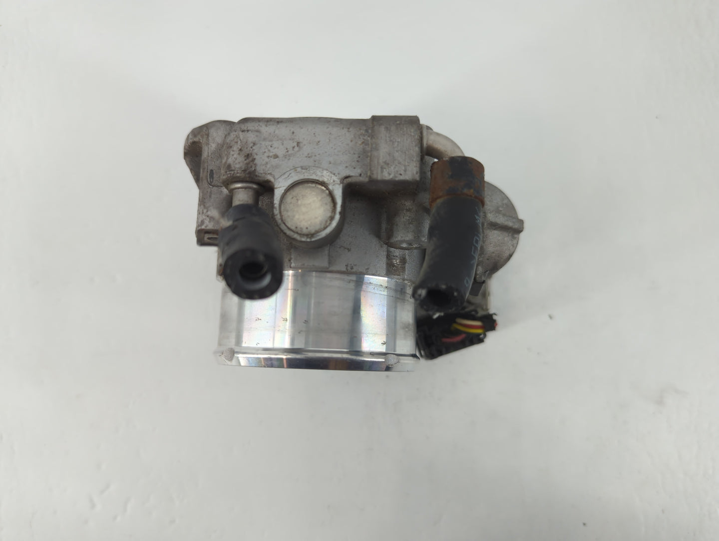2012-2015 Kia Sorento Throttle Body P/N:35100-2G700 Fits Fits 2011 2012 2013 2014 2015 2016 OEM Used Auto Parts - Oemusedaut