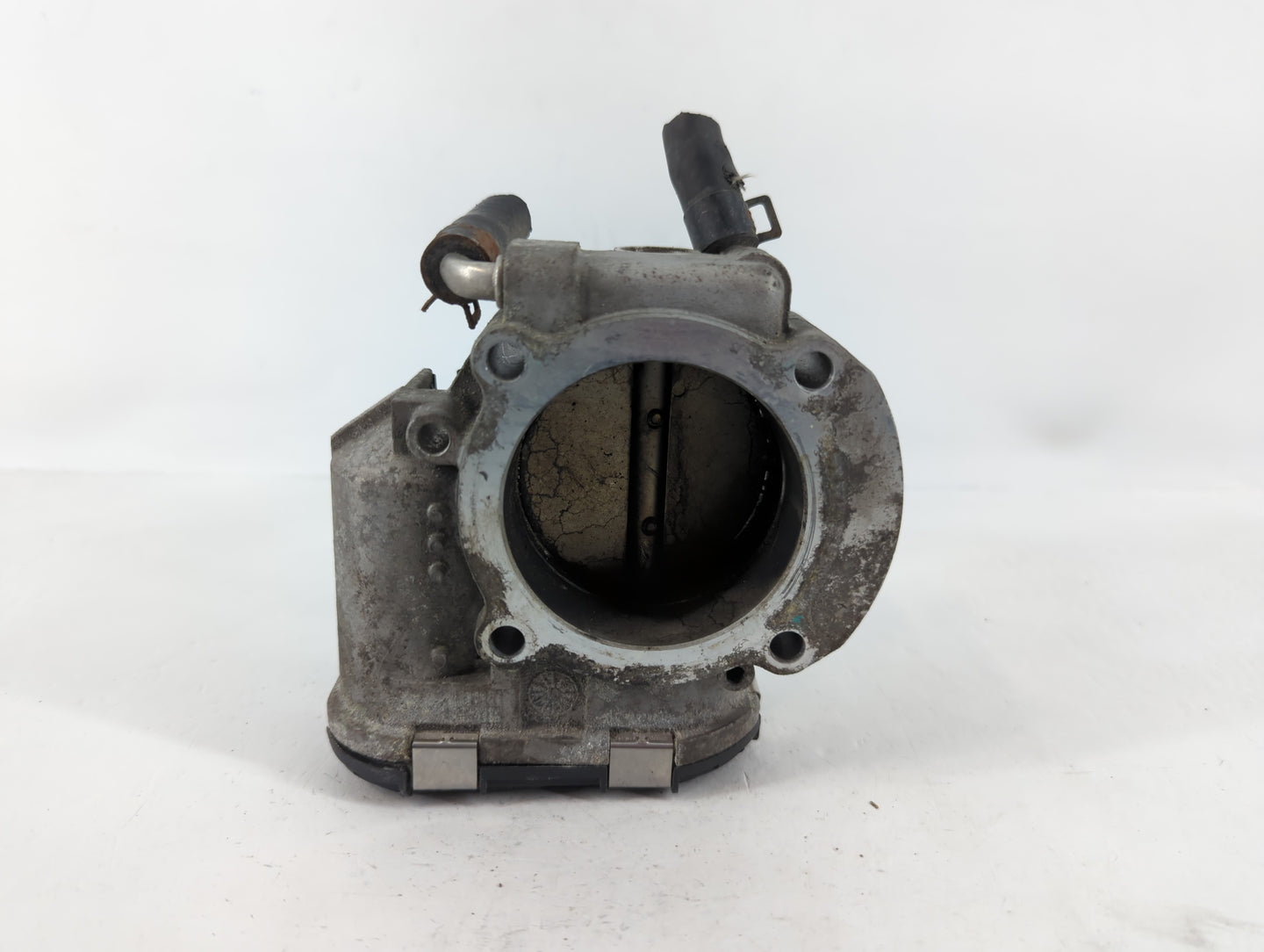 2012-2015 Kia Sorento Throttle Body P/N:35100-2G700 Fits Fits 2011 2012 2013 2014 2015 2016 OEM Used Auto Parts - Oemusedaut