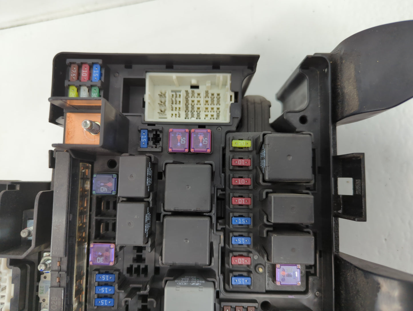 2011-2013 Kia Sorento Fusebox Fuse Box Panel Relay Module P/N:91941-2P020 Fits Fits 2011 2012 2013 OEM Used Auto Parts - Oem