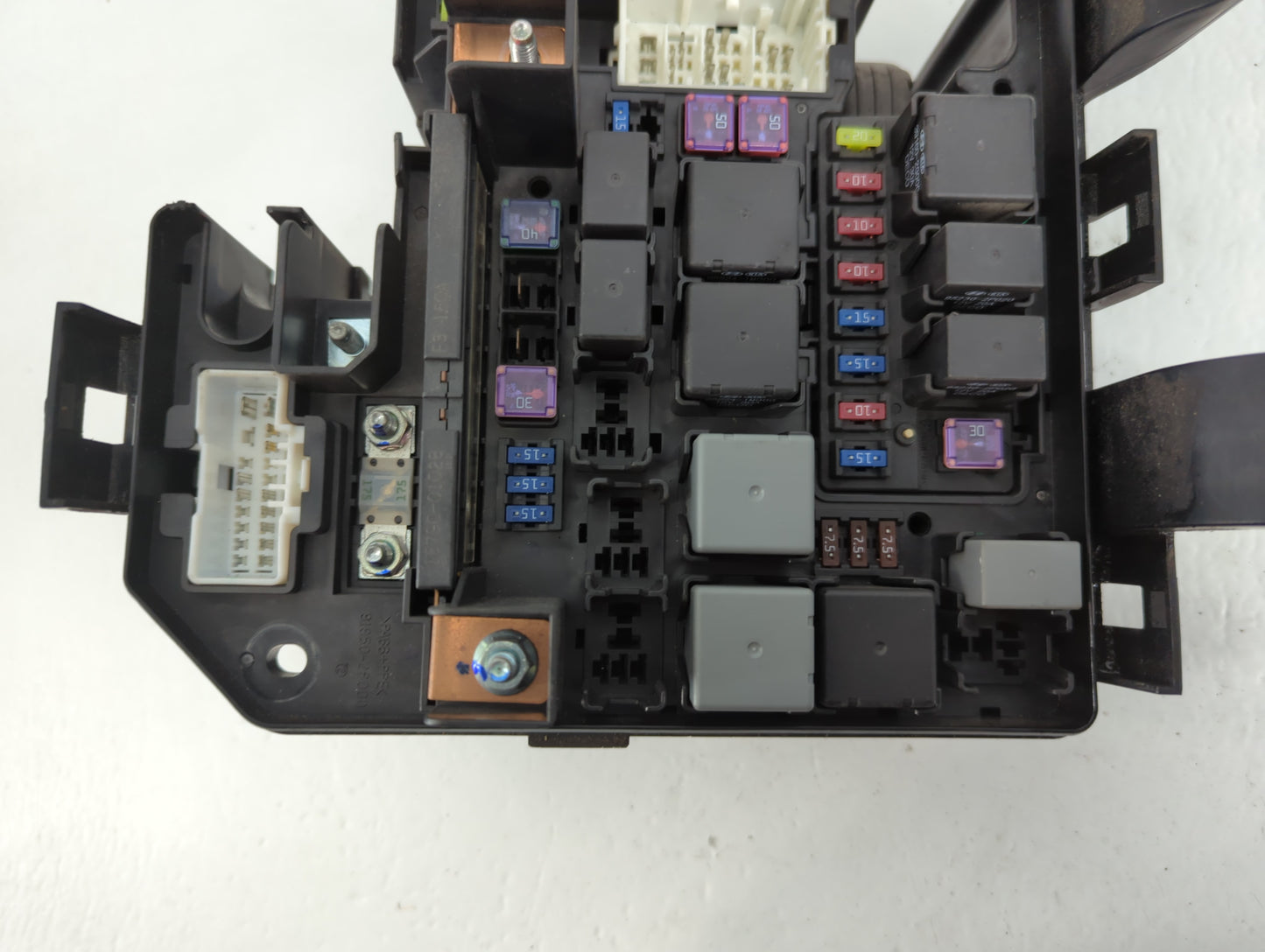 2011-2013 Kia Sorento Fusebox Fuse Box Panel Relay Module P/N:91941-2P020 Fits Fits 2011 2012 2013 OEM Used Auto Parts - Oem