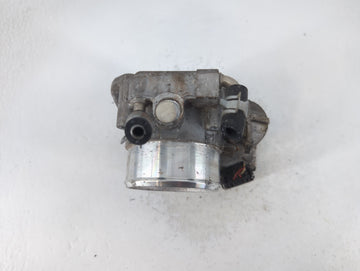 2012-2015 Kia Sorento Throttle Body P/N:35100-2G700 Fits Fits 2011 2012 2013 2014 2015 2016 OEM Used Auto Parts