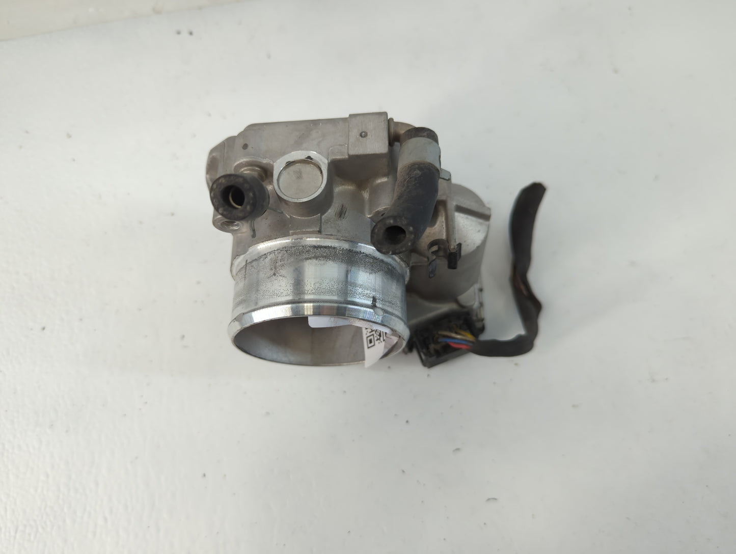 2011-2013 Kia Sorento Throttle Body P/N:35100-2G700 Fits Fits 2010 2011 2012 2013 2014 OEM Used Auto Parts - Oemusedautopart