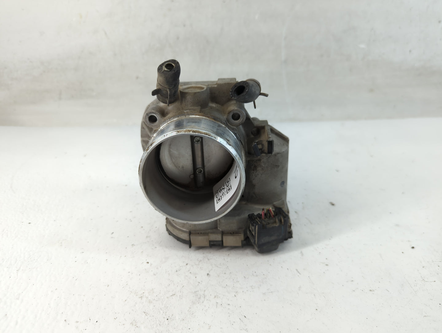 2012-2015 Kia Sorento Throttle Body P/N:35100-2G700 Fits Fits 2011 2012 2013 2014 2015 2016 OEM Used Auto Parts - Oemusedaut