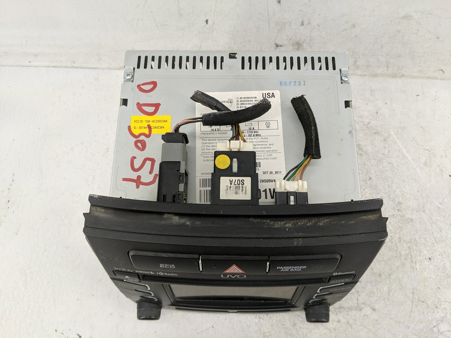 2012 Kia Soul Radio AM FM Cd Player Receiver Replacement P/N:96160-2K500WK Fits OEM Used Auto Parts - Oemusedautoparts1.com