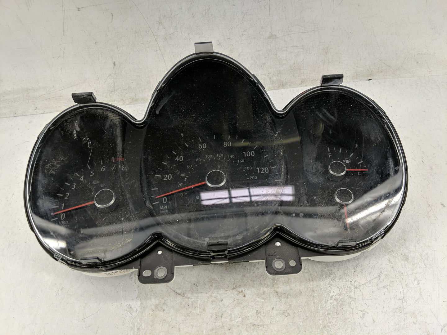 2012-2013 Kia Soul Instrument Cluster Speedometer Gauges P/N:94009-2K380 Fits Fits 2012 2013 OEM Used Auto Parts - Oemusedau