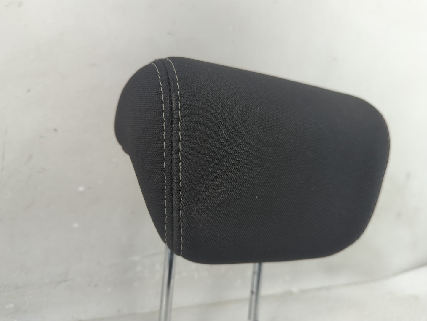 2012-2013 Kia Soul Headrest Head Rest Rear Center Seat Fits Fits 2012 2013 OEM Used Auto Parts - Oemusedautoparts1.com