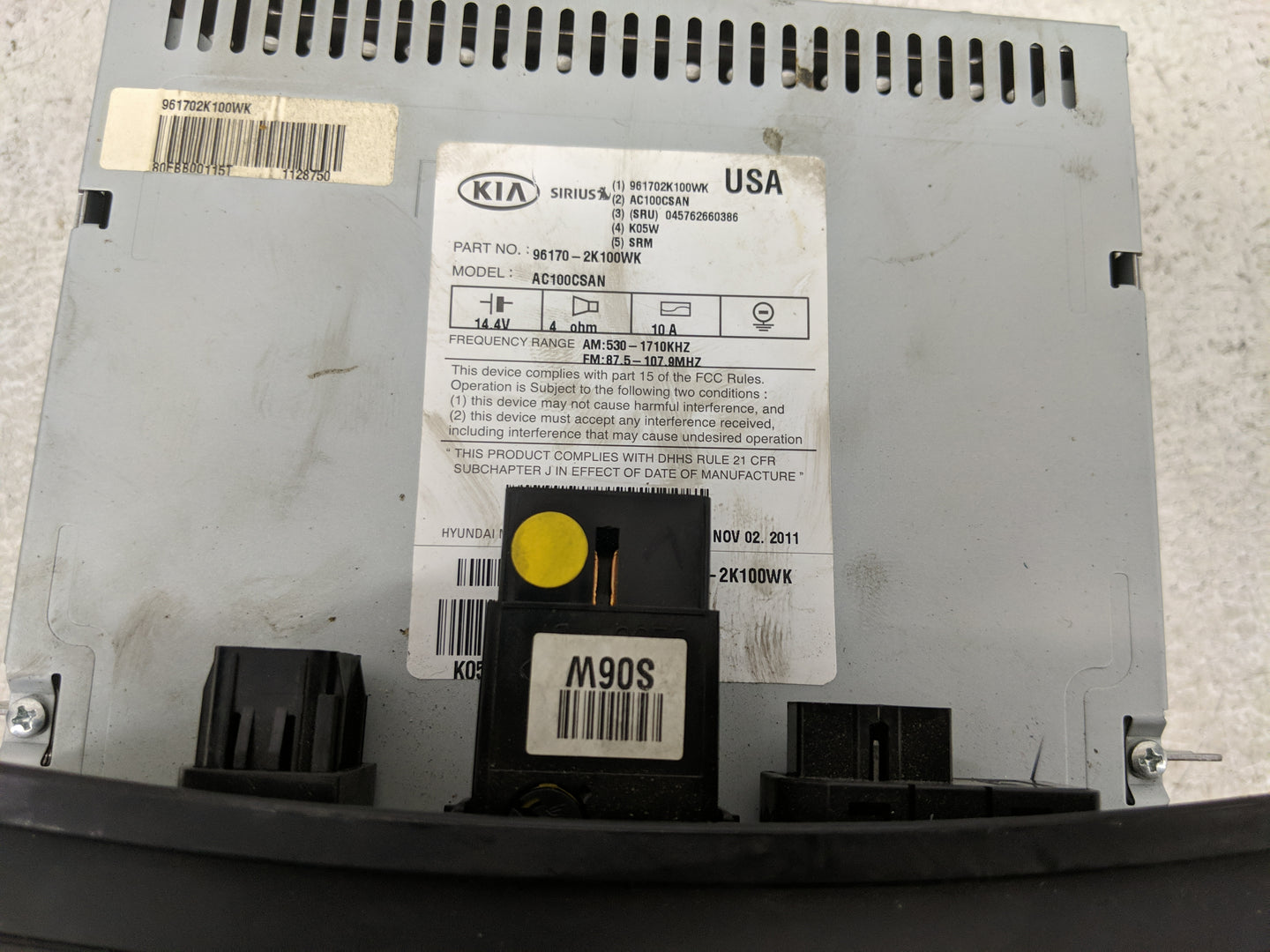 2012-2013 Kia Soul Radio AM FM Cd Player Receiver Replacement P/N:96170-2K100WK Fits Fits 2012 2013 OEM Used Auto Parts - Oe
