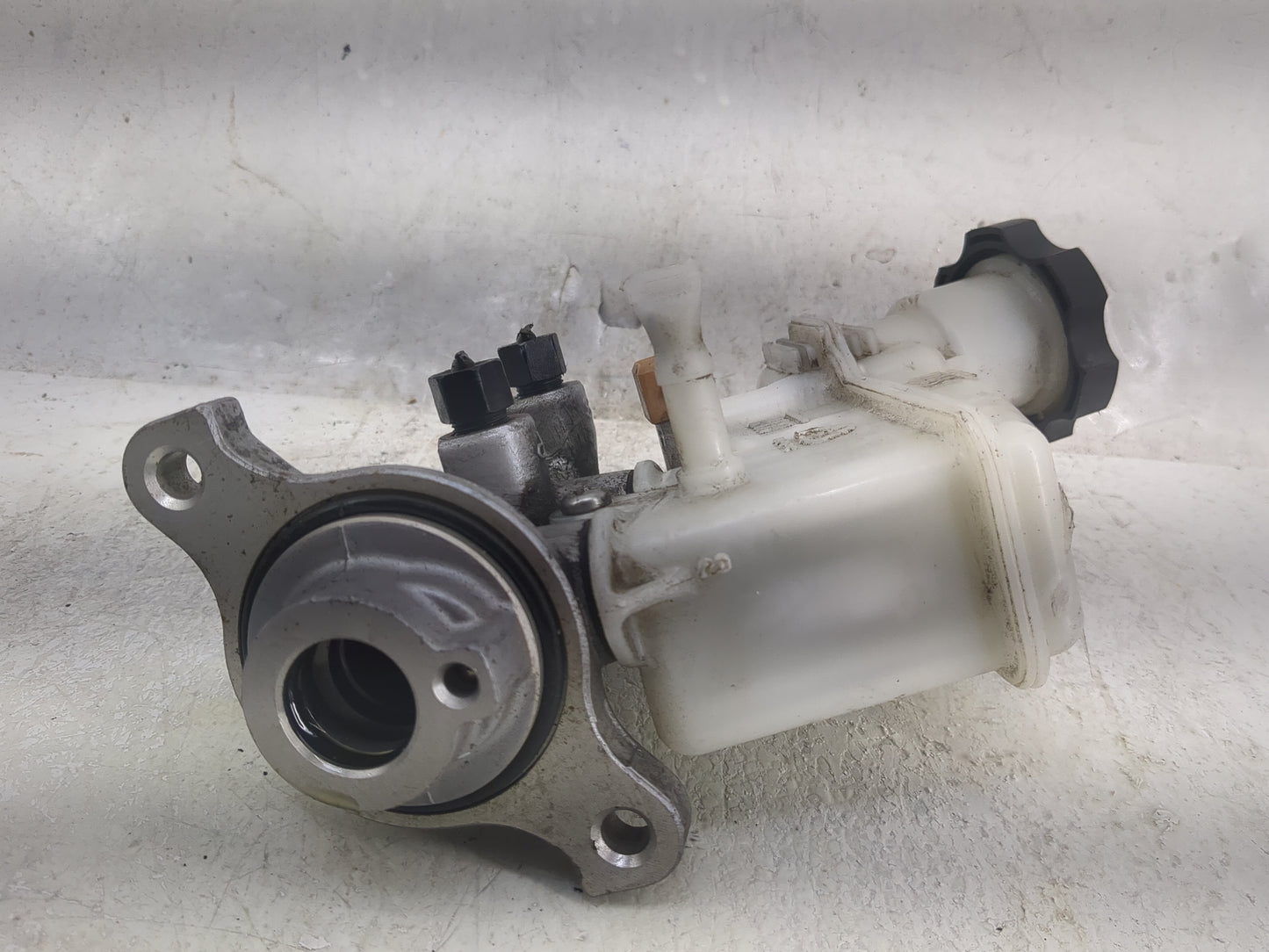 2012-2013 Kia Soul Brake Master Cylinder 1497890 - Oemusedautoparts1.com