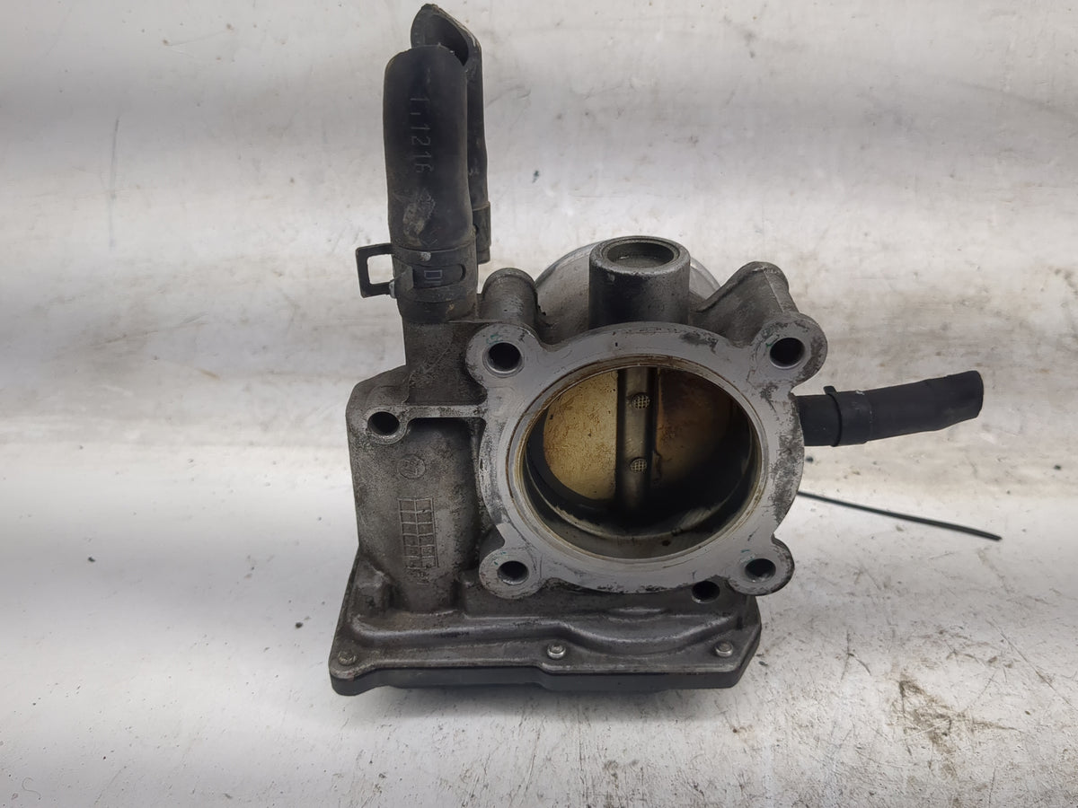 2012-2019 Kia Soul Throttle Body P/N:35100-2B Fits Fits 2012 2013 2014 2015 2016 2017 2018 2019 OEM Used Auto Parts - Oemuse