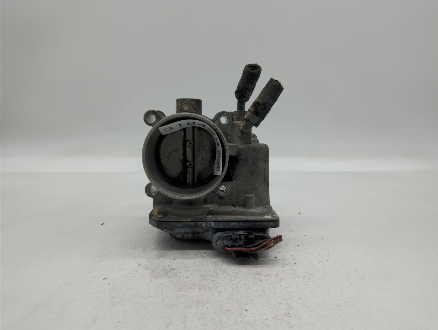 2012-2013 Kia Soul Throttle Body P/N:35100-2E000 Fits Fits 2012 2013 2014 2015 2016 2018 2019 OEM Used Auto Parts - Oemuseda