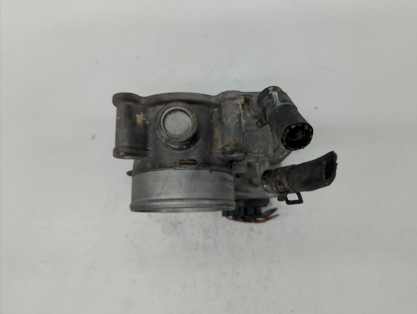 2012-2013 Kia Soul Throttle Body P/N:35100-2E000 Fits Fits 2012 2013 2014 2015 2016 2018 2019 OEM Used Auto Parts - Oemuseda