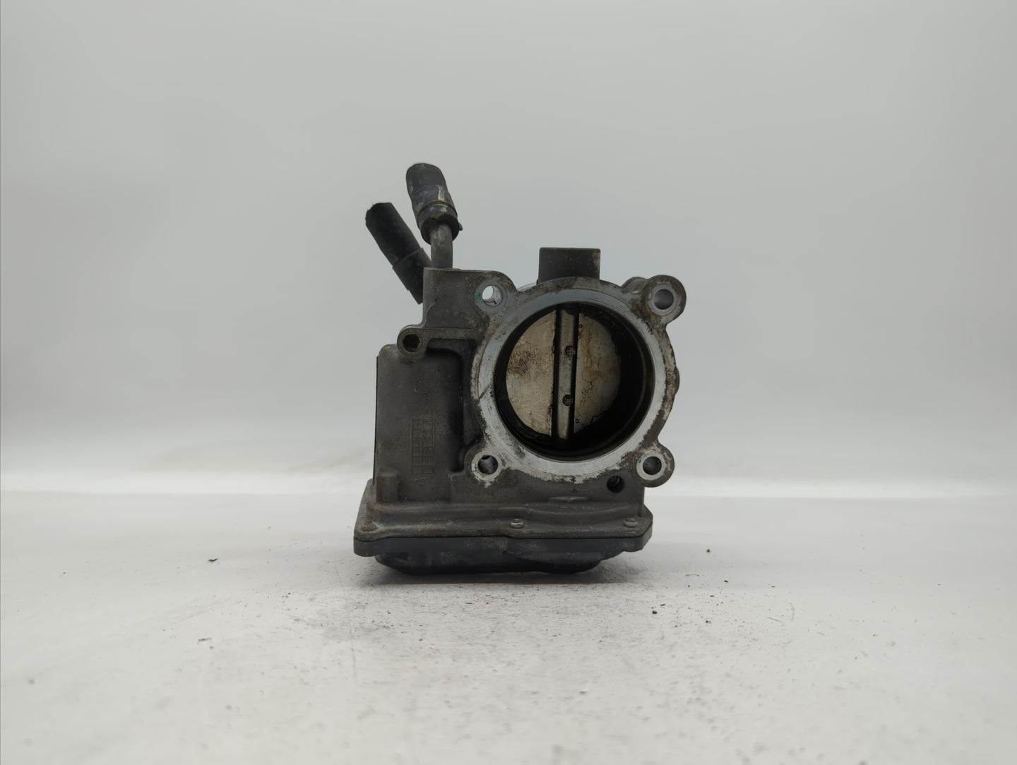 2012-2013 Kia Soul Throttle Body P/N:35100-2E000 Fits Fits 2012 2013 2014 2015 2016 2018 2019 OEM Used Auto Parts - Oemuseda