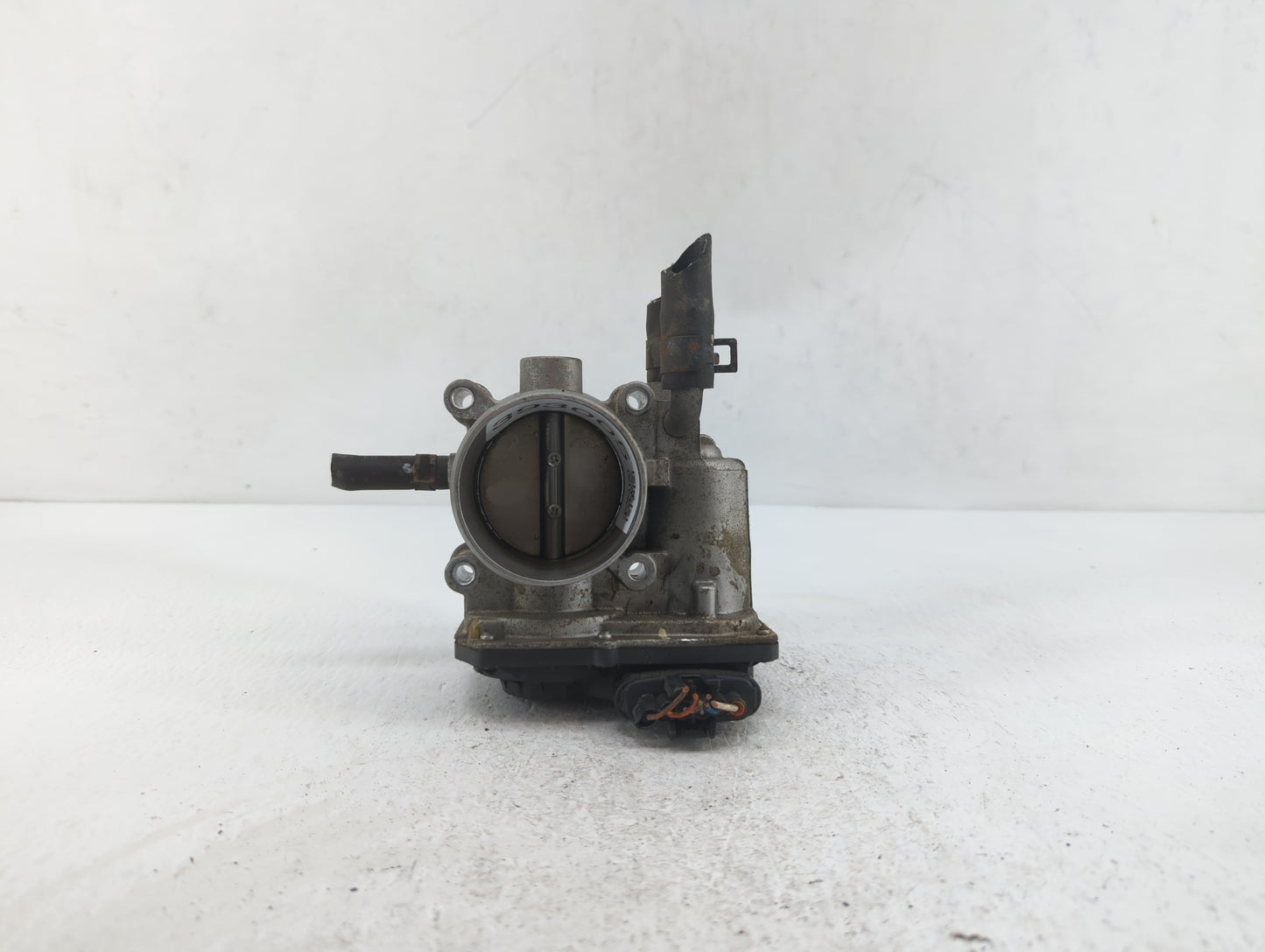 2012-2019 Kia Soul Throttle Body P/N:35100-2B300 Fits Fits 2012 2013 2014 2015 2016 2017 2018 2019 OEM Used Auto Parts - Oem