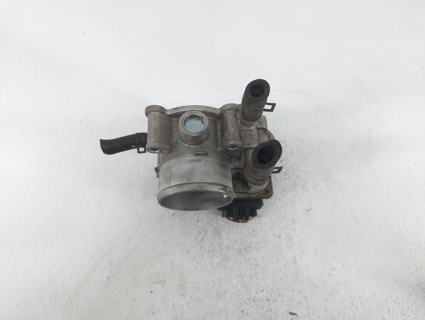 2012-2019 Kia Soul Throttle Body P/N:35100-2B300 Fits Fits 2012 2013 2014 2015 2016 2017 2018 2019 OEM Used Auto Parts - Oem