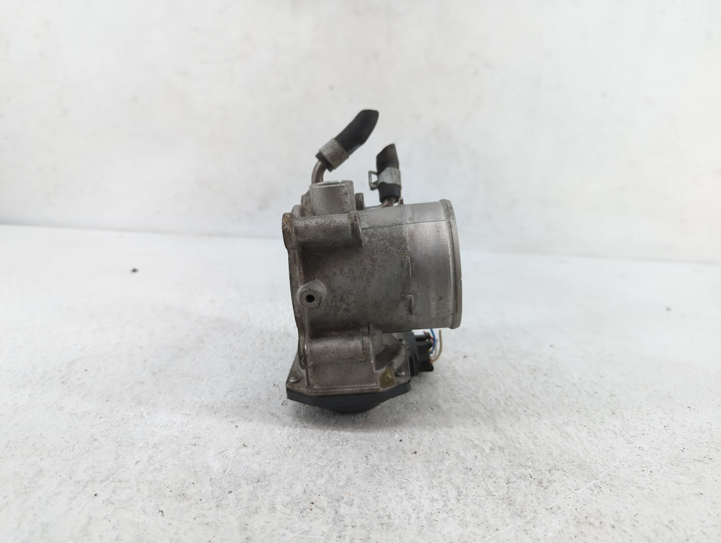 2012-2013 Kia Soul Throttle Body P/N:35100-2E400 35100-2E000 Fits Fits 2012 2013 2014 2015 2016 2018 2019 OEM Used Auto Part