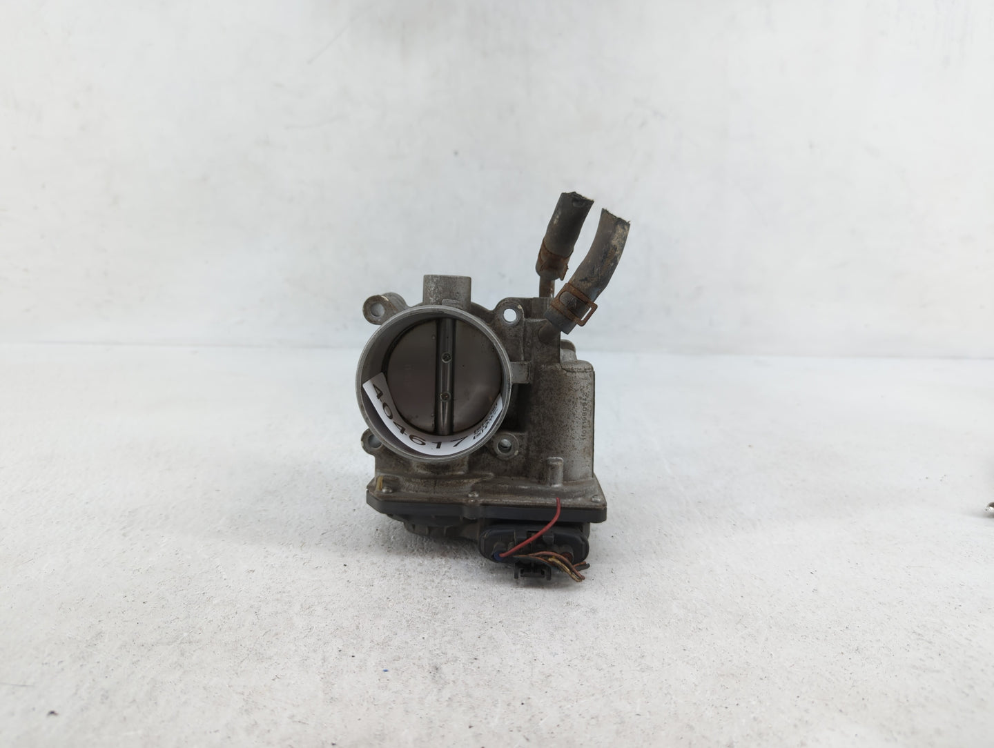 2012-2013 Kia Soul Throttle Body P/N:35100-2E400 35100-2E000 Fits Fits 2012 2013 2014 2015 2016 2018 2019 OEM Used Auto Part