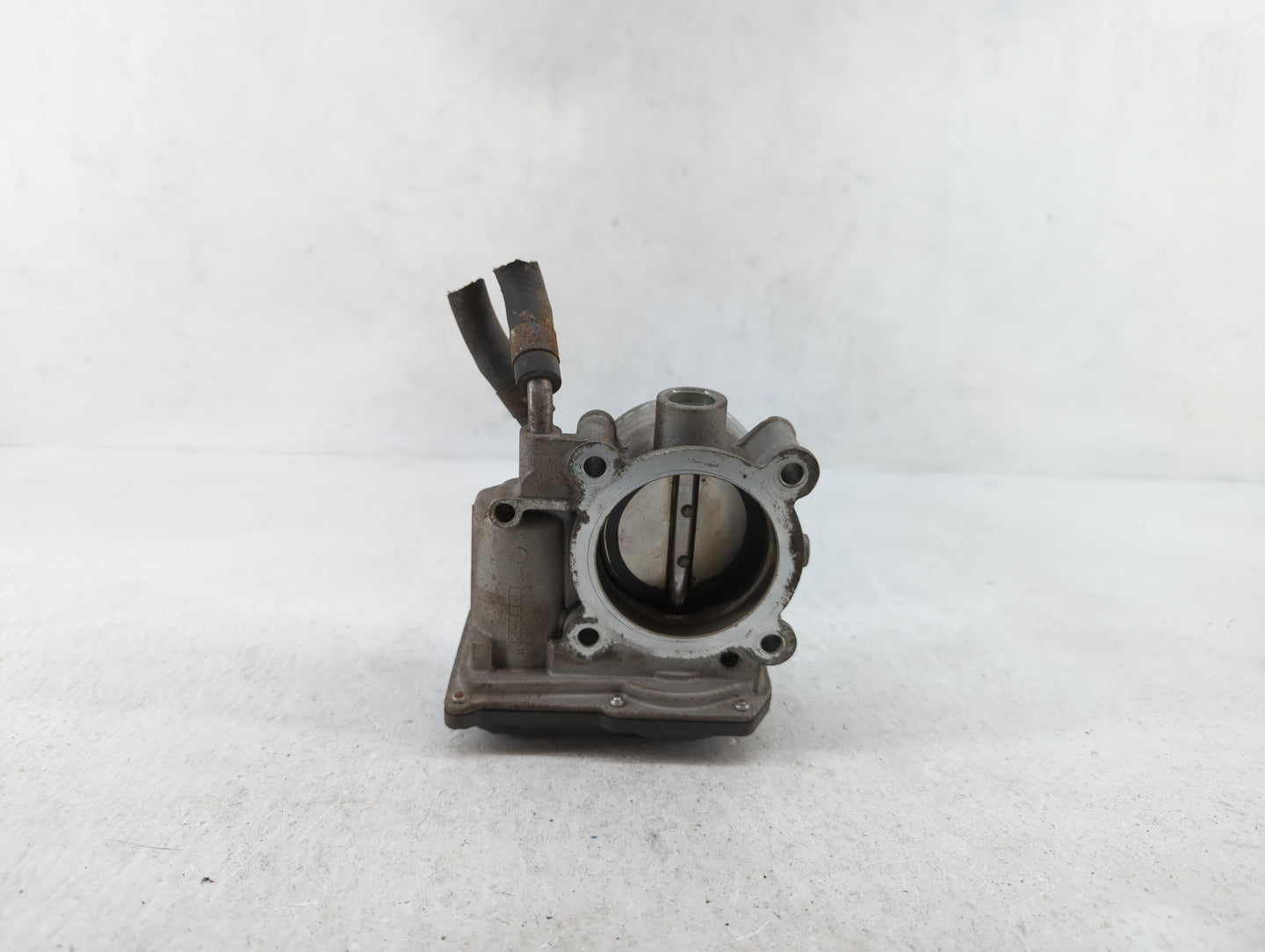 2012-2013 Kia Soul Throttle Body P/N:35100-2E400 35100-2E000 Fits Fits 2012 2013 2014 2015 2016 2018 2019 OEM Used Auto Part
